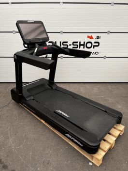 Life Fitness tekalna steza Integrity Discover SE3 HD - Razstavni model, letnik 2020