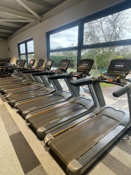 Matrix komplet 37 fitnes naprav za moč + kardio