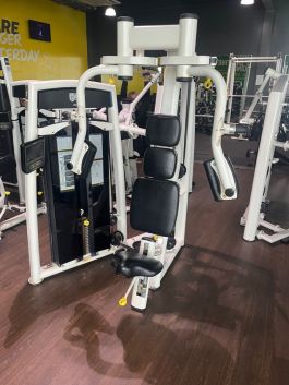 Pulse Fitness komplet fitnes naprav za moč in kardio naprav