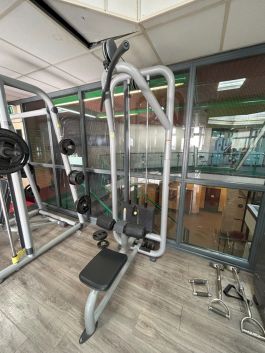 Technogym Element naprava za potege Lat Pulldown