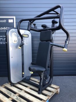 TECHNOGYM NAPRAVA ZA POTISK S PRSI ELEMENT LINE - CHEST PRESS