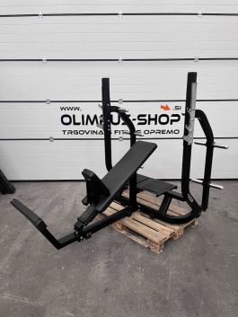 Technogym Pure Strength poševna klop za potiske Olympic Incline Bench