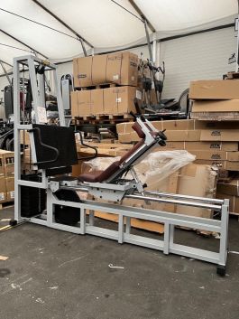 Technogym Isotonic naprava za potisk z nogami Leg Press M460
